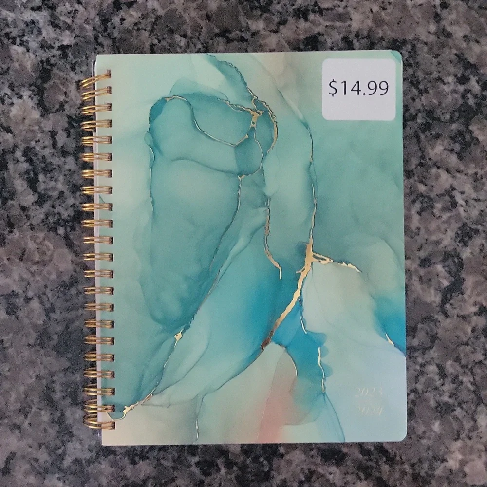 18 month desk Planner new 2023-2024 weekly/ monthyl views, one week per spread